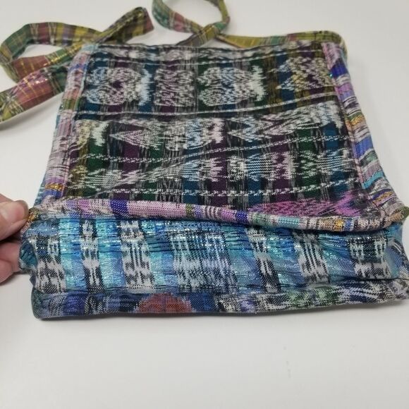 Beautiful floral embroidered crossbody bag. - Picture 11 of 14